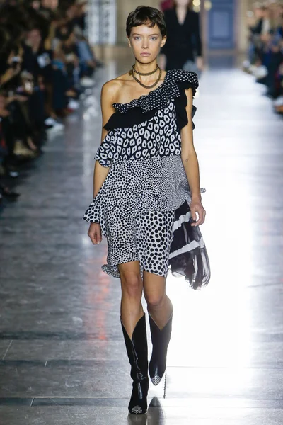 Look 4